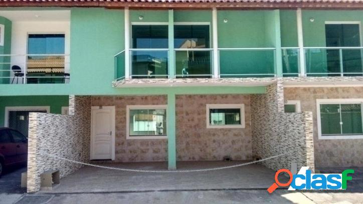 Sobrado com 3 dormitórios à venda, 119 m² por R$ 390.000