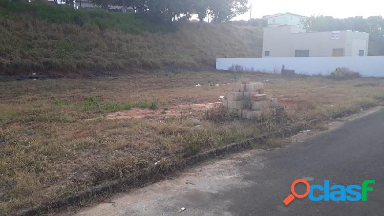 Terreno com 145m² no Centro de Duartina