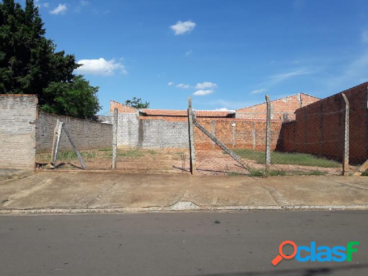 Terreno plano e murado na Vila Industrial