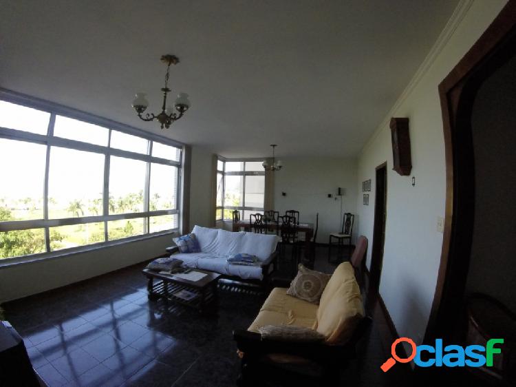 VISTA PANORÂMICA! Apartamento com 3 dormitórios com total