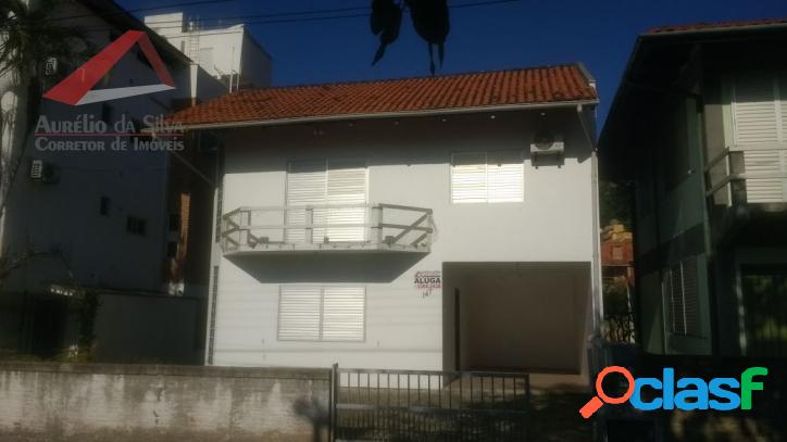 casa com 3 ar condicionado