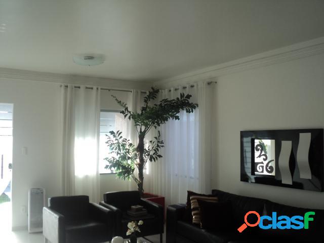 vendo uma casa em condominio na Santa Monica II