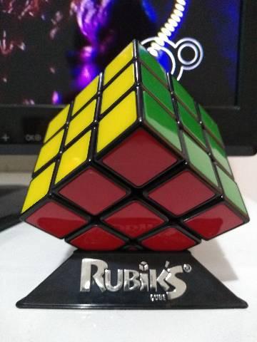 Cubo Mágico Rubik's Original