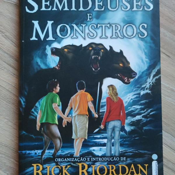 Livro Semideuses e Monstros