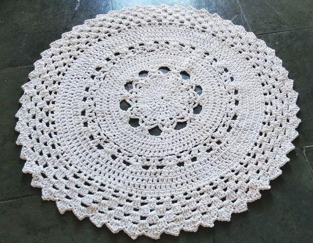 Tapete de crochê branco perfeito estado 75 cm diâmetro