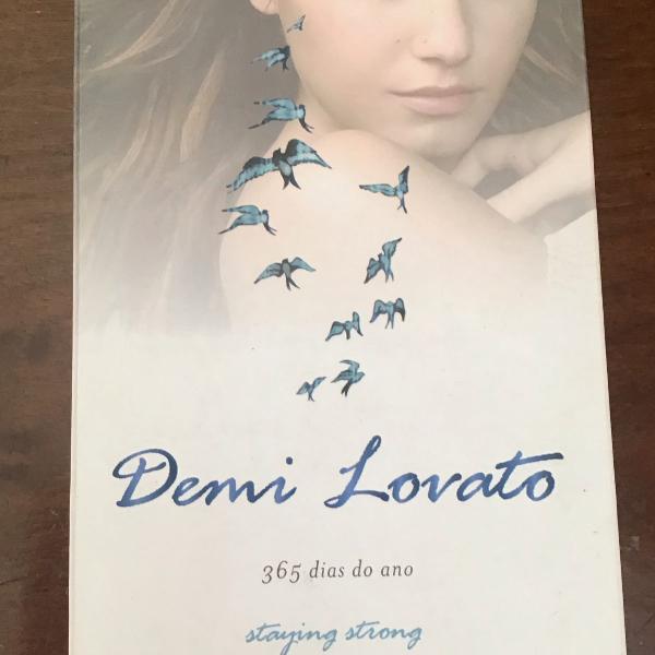 livro 365 dias do ano stay strong demi lovato