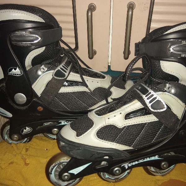 patins preto e azul