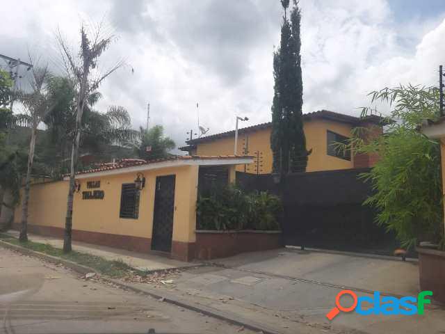 245m2 En venta Hermoso Townhouse en El Manantial, Municipio