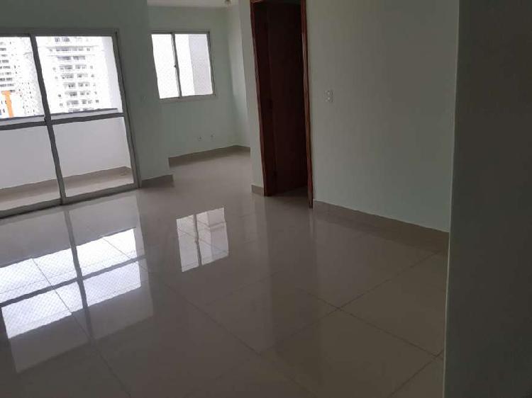 Apartamento com 2 Quartos à Venda, 72 m² por R$ 275.000 em