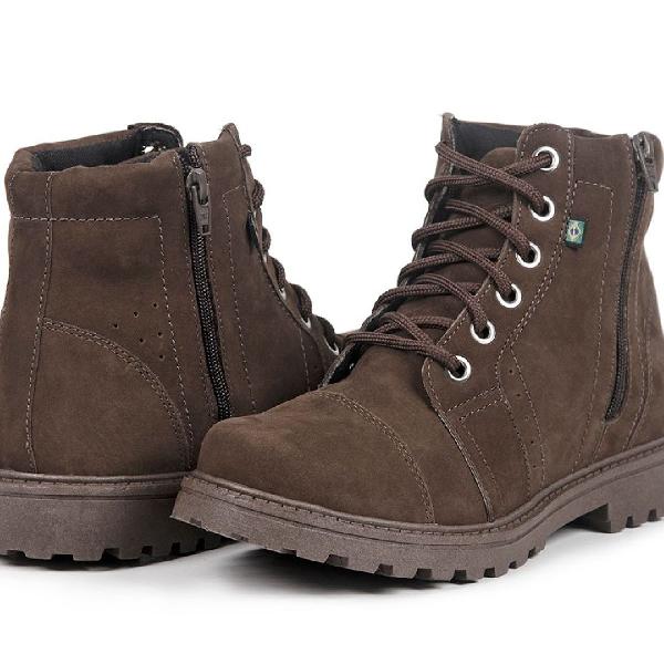 Bota masculina marrom