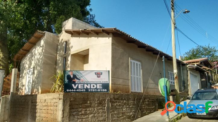 CASA COM ACABAMENTO DIFERENCIADO