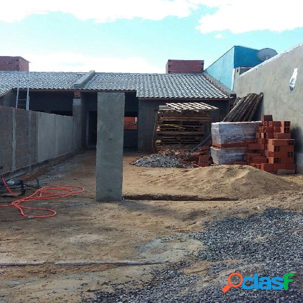 CASA EM CONSTRUÇÃO NO BAIRRO COLONIAL