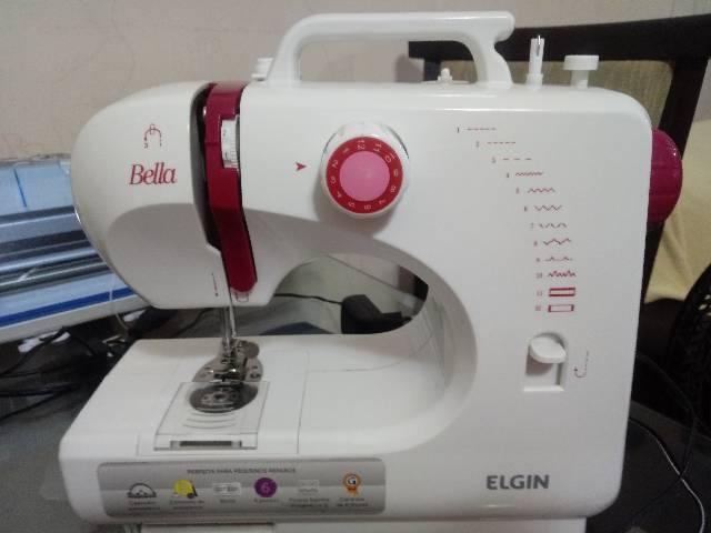 Maquina de costura Elgin Bella