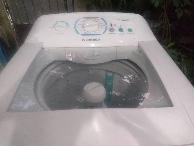 Máquina de lavar roupa, Electrolux semi nova