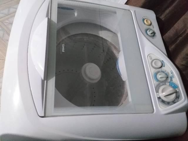 Máquina de lavar roupa cônsul