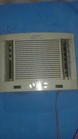 VENDO AR CONDICIONADO 7500 BTUS