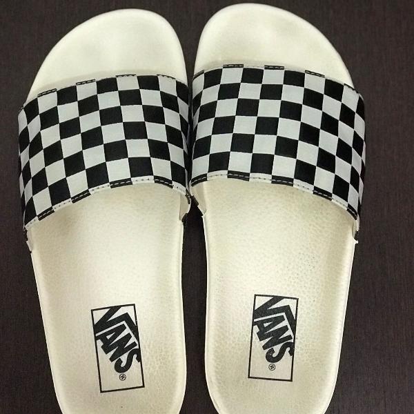 chinelo branco (quadriculado) vans