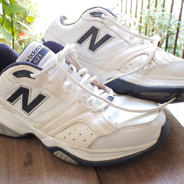 tênis new balance 623 abzorb couro branco e azul