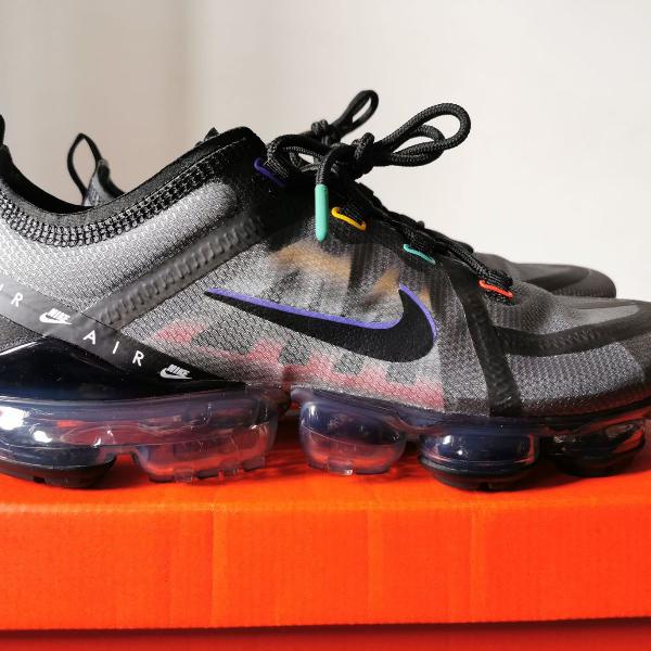 tênis nike air vapormax se cinza novo e original leia o