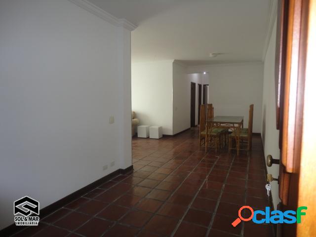 AMPLO APARTAMENTO COM SACADA, PRÓXIMO AO PÃO DE AÇÚCAR