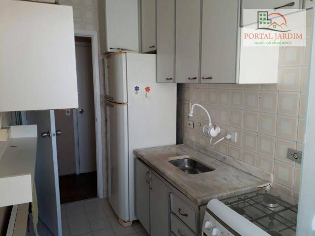 Apartamento com 2 dormitórios para alugar, 51 m² por R$