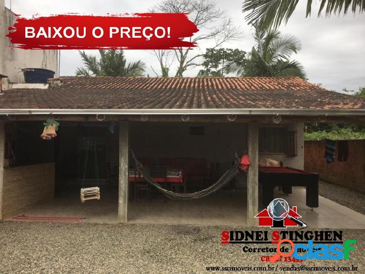 Casa com 02 dormitórios e 01 suíte, em Bal. Barra do Sul -