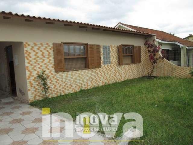 Casa com 3 dormitórios em Imbé.