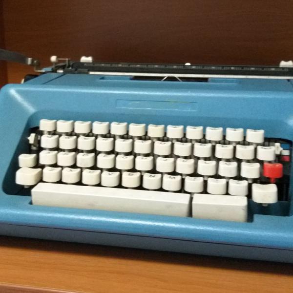 Máquina de escrever Studio 46