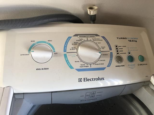 Máquina de lavar roupas 12kg