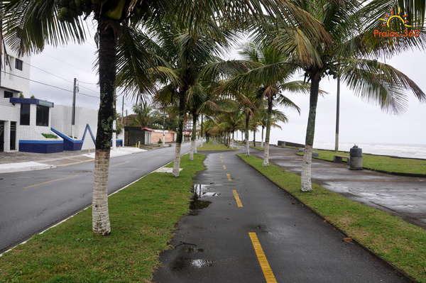 Temporada - Casa na Praia Grande (caiçara) a 100 metros do