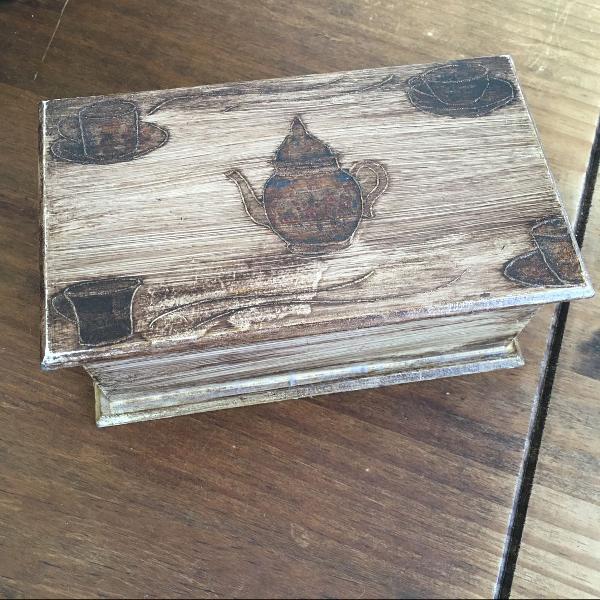 caixa de madeira , porta chás com 3 divisões artesanato