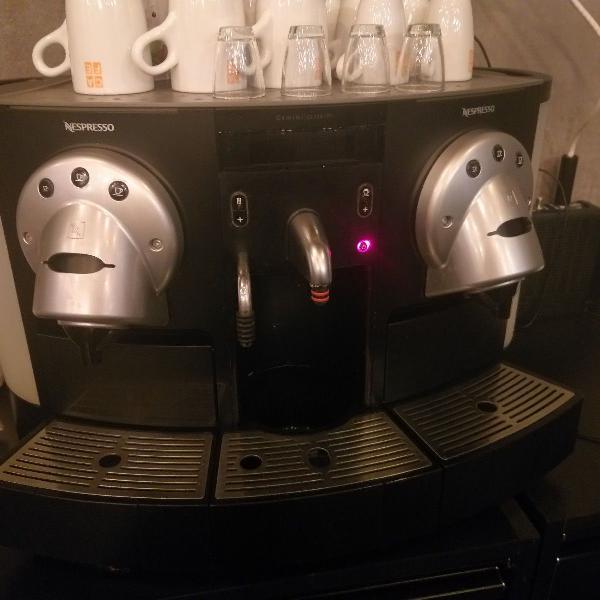 maquina de café nespresso gemini 223