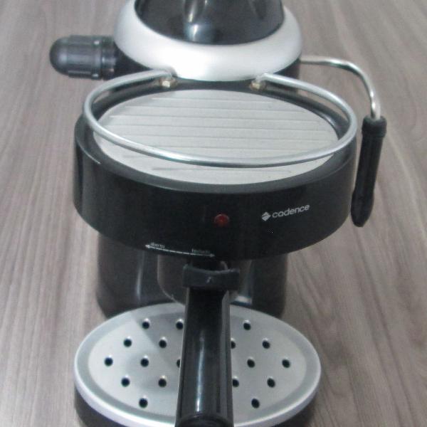 máquina de café e capuccino