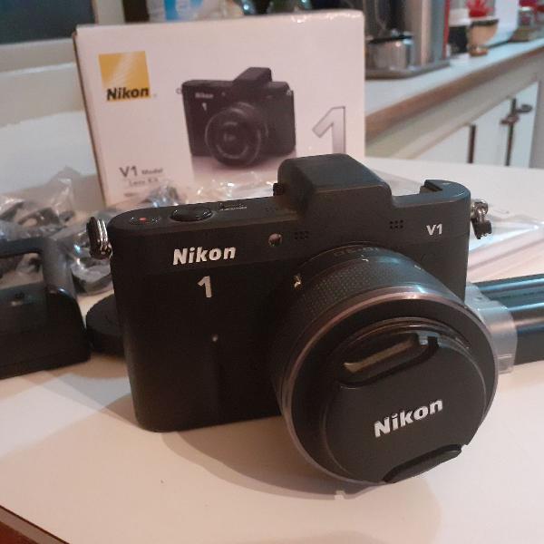Câmera Nikon V1 10.1 Mp Com Lente 10-30