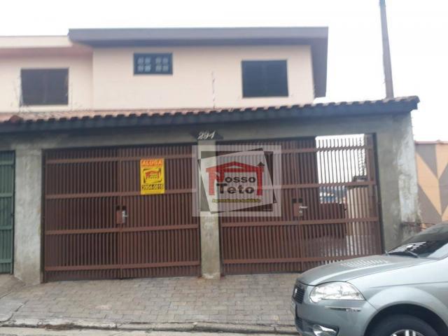 Sobrado com 3 dormitórios para alugar, 150 m² por R$