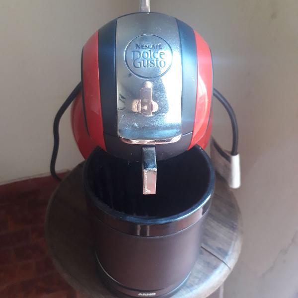 cafeteira nescafé dolce gusto