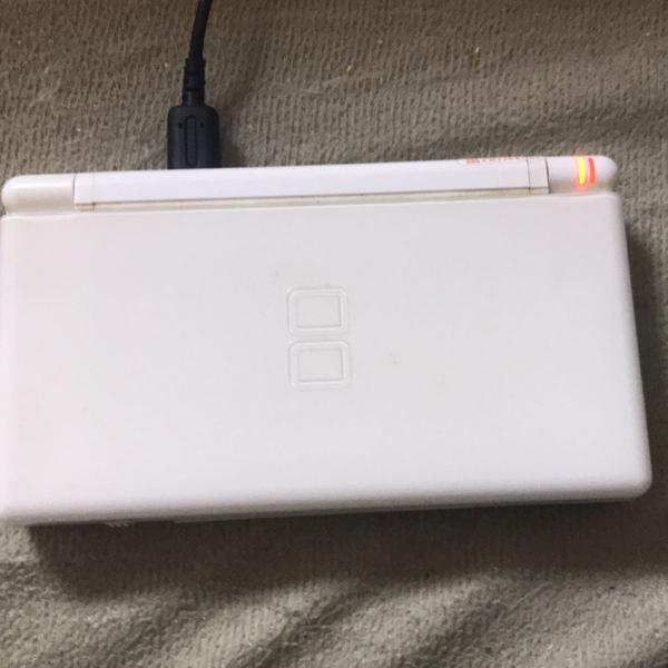 nintendo ds lite com r4