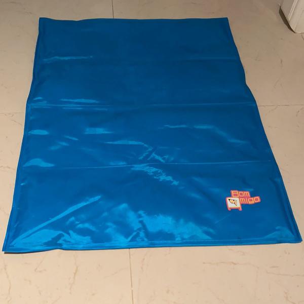 tapete gelado (50x65) para cães a gatos - azul m