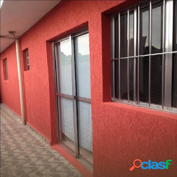 *** CASA COM 02 DORMITÓRIOS ***