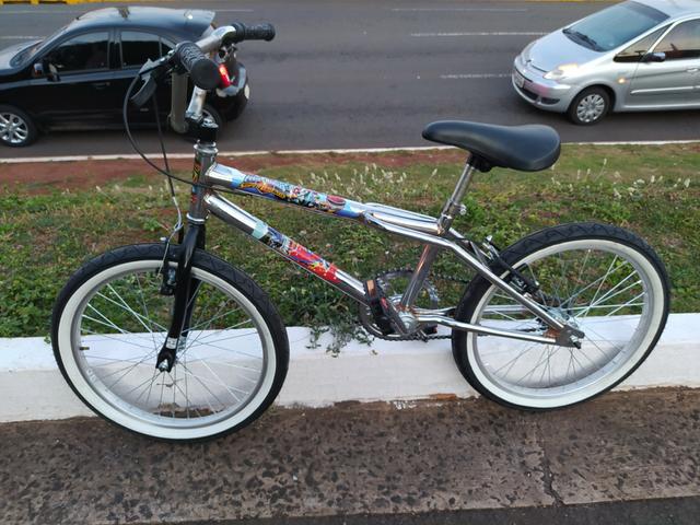 Bicicleta crosszinha aro 20 em excelente estado