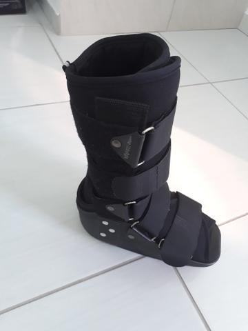 Bota ortopédica e tornozeleira softcast