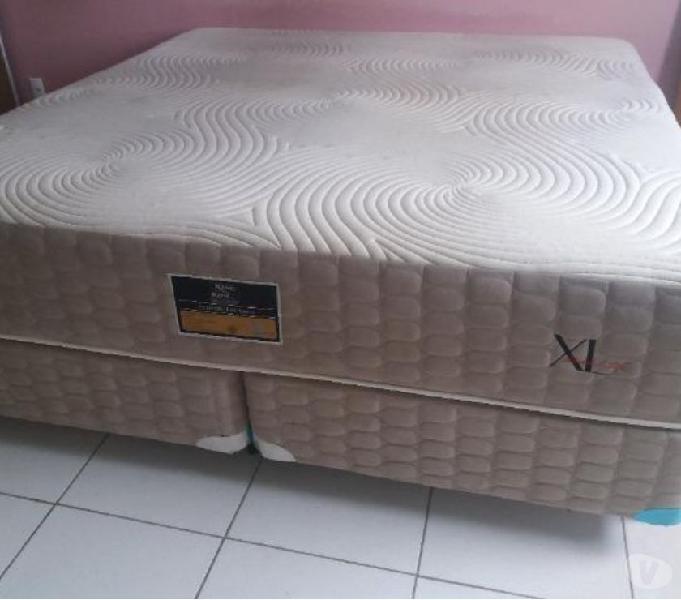 Cama King Size - Semi Nova