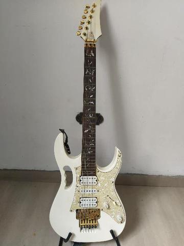 Guitarra Handmade Modelo Steve Vai