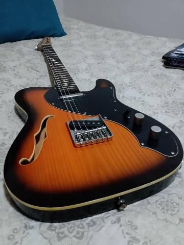 Guitarra Telecaster Squire Thinline (Indonésia)