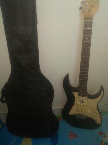 Guitarra com Case Golden e caixa Sheldon