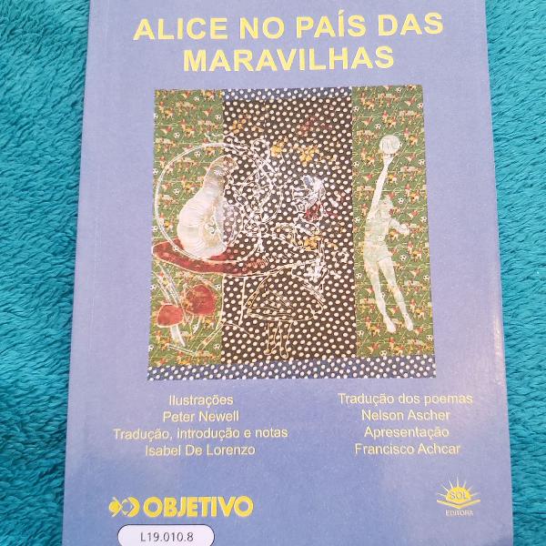 Livro Alice no País das Maravilhas com anotação a caneta