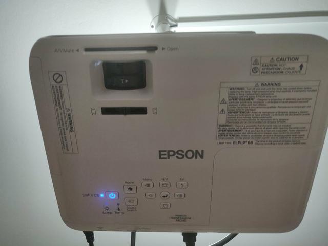 Projetor Epson 740 HD + Telão