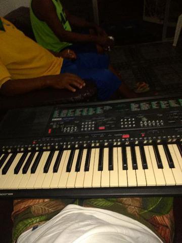 Teclado Yamaha 500