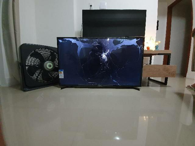 Tv Samsung Full HD 49" com defeito (Leia a descrição/com