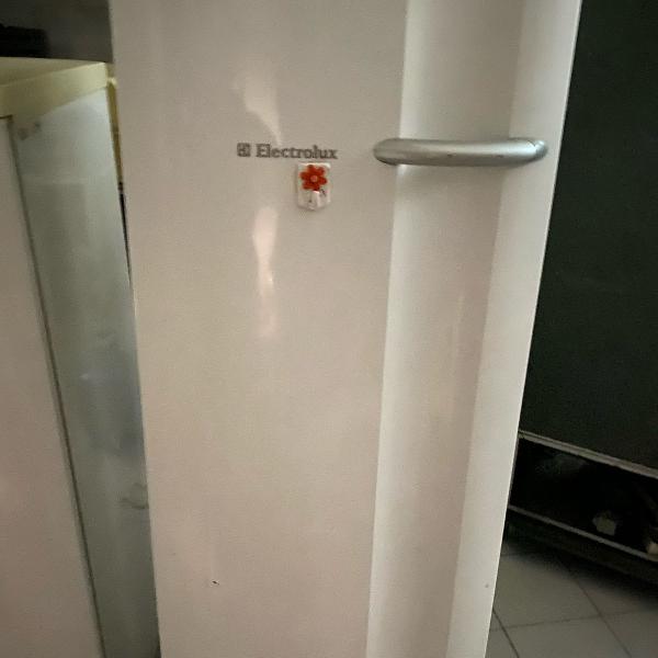 freezer electrolux